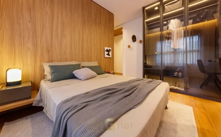 Suíte master do apartamento decorado em apartamentos no bairro do Ibirapuera, São Paulo