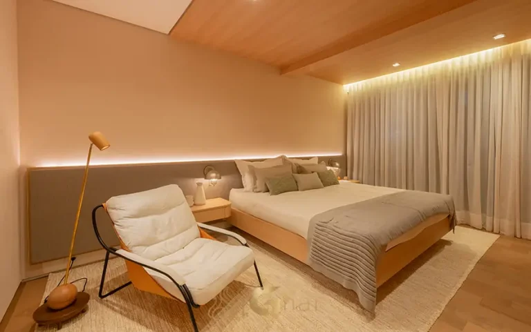 Suíte master do apartamento decorado em apartamentos no bairro do Brooklin, São Paulo