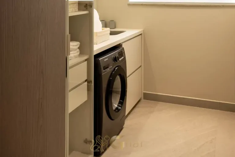 Área de serviço fechada do apartamento decorado em apartamentos no bairro de Moema, São Paulo