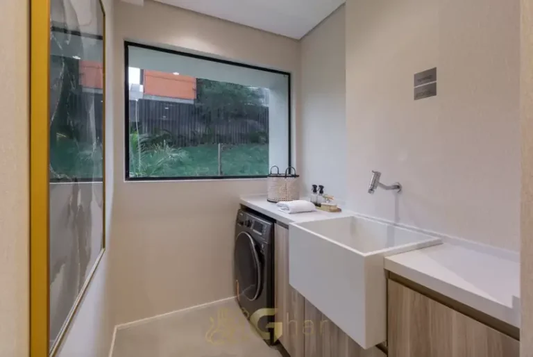 Área de serviço do apartamento decorado em condomínio residencial no bairro de Moema, na Zona Sul de São Paulo