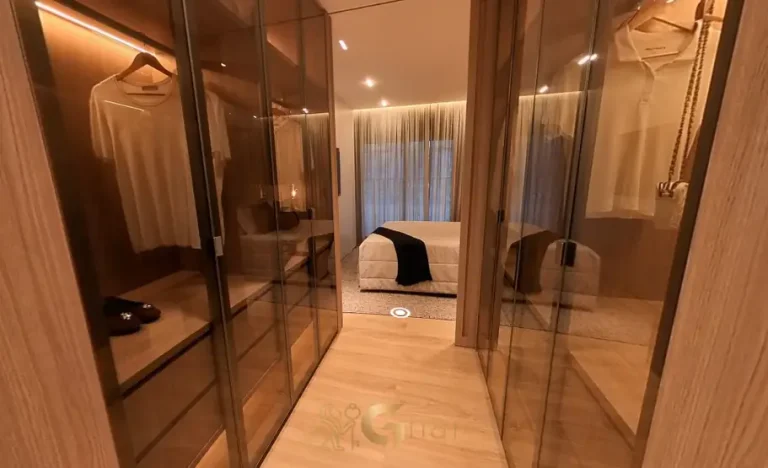 Closet planejado do apartamento decorado em apartamentos no bairro de Moema, São Paulo