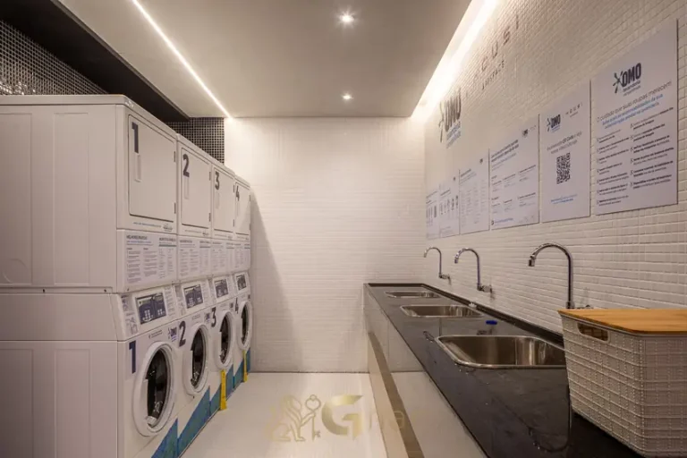 A lavanderia compartilhada em apartamentos no bairro de Moema, São Paulo