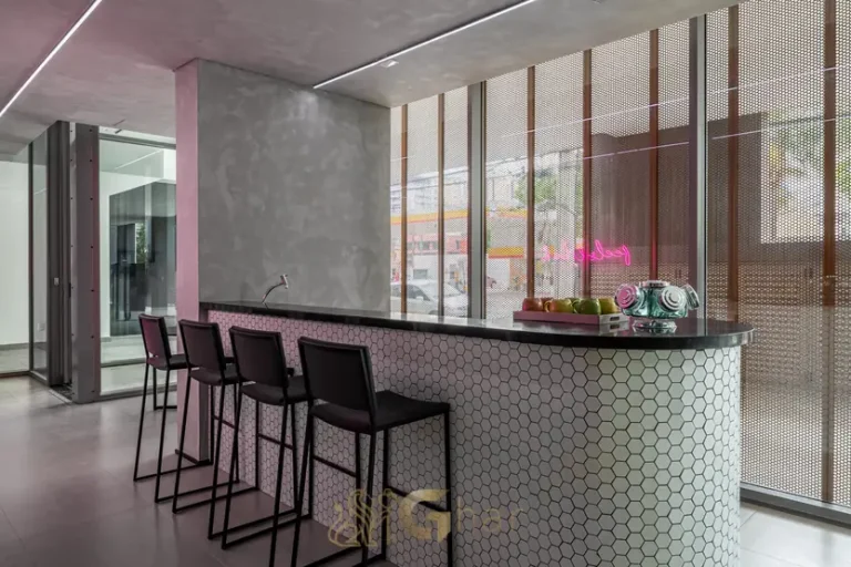 Lobby com design contemporâneo em apartamentos no bairro de Moema, São Paulo