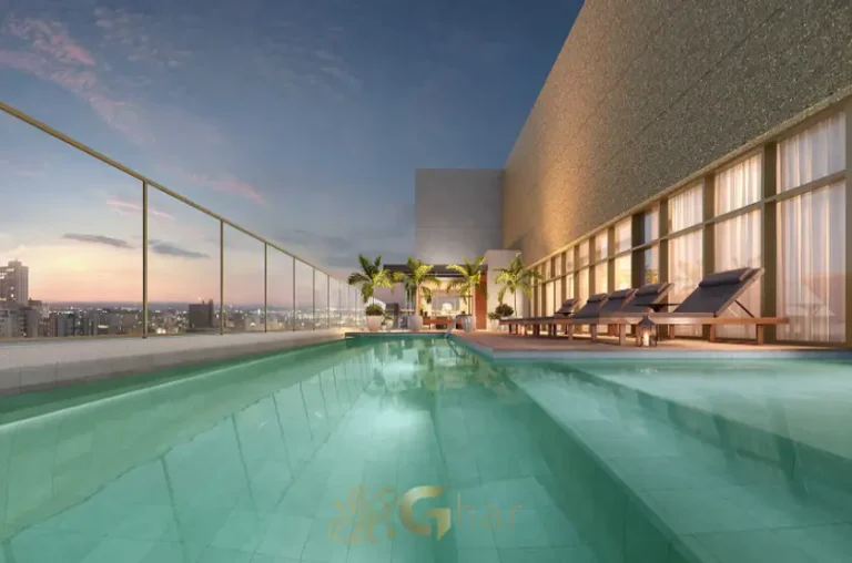 Piscina com borda infinita no rooftop em apartamentos no bairro de Moema, São Paulo