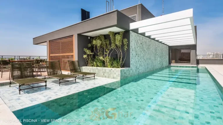 Piscina com deck molhado no rooftop do condomínio MOA | 292 no bairro de Moema, São Paulo