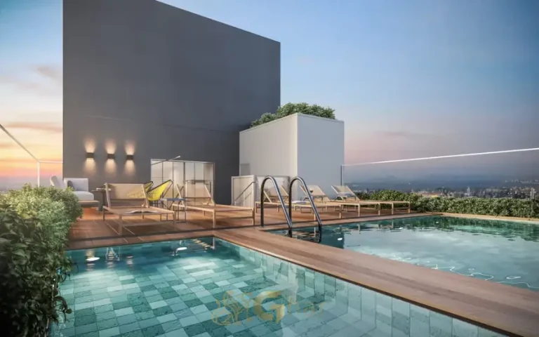 Piscina no rooftop com deck molhado em apartamentos no bairro de Moema, São Paulo
