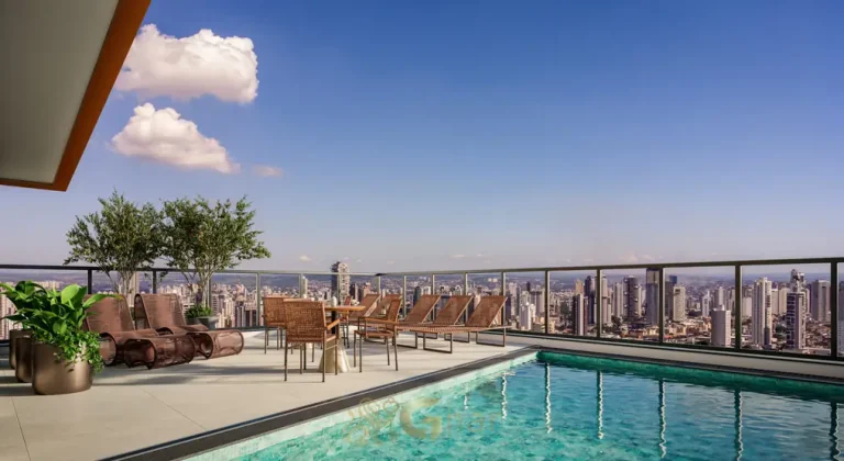 Piscina com vista para a cidade em condomínio residencial no bairro da Vila Olímpia, na Zona Sul de São Paulo