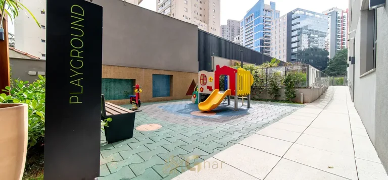 Playground em condomínio residencial no bairro da Vila Nova Conceição, na Zona Sul de São Paulo