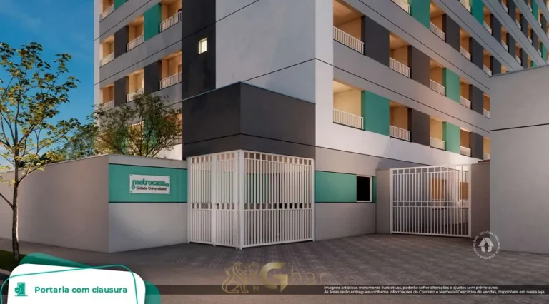 Portaria com acesso controlado em condomínio residencial no bairro do Butantã, na Zona Oeste de São Paulo