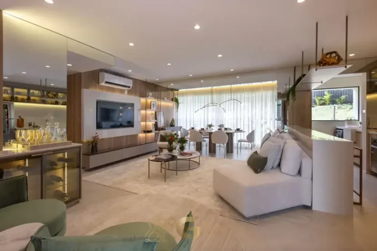 Sala de estar do apartamento decorado do condomínio Autoral Moema Residences no bairro de Moema, São Paulo