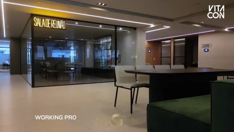 A sala de reunião do coworking em apartamentos no bairro de Moema, São Paulo