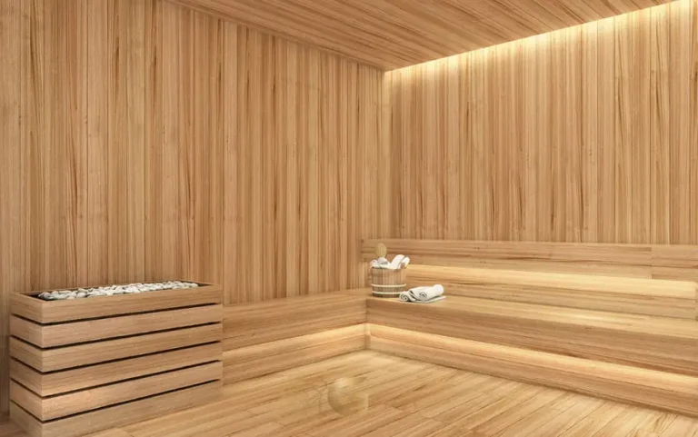 Sauna seca com acabamento em madeira em condomínio residencial no bairro de Moema, na Zona Sul de São Paulo