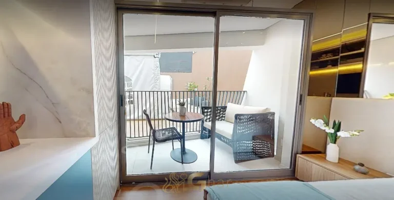 Varanda do studio decorado em apartamentos no bairro de Moema, São Paulo