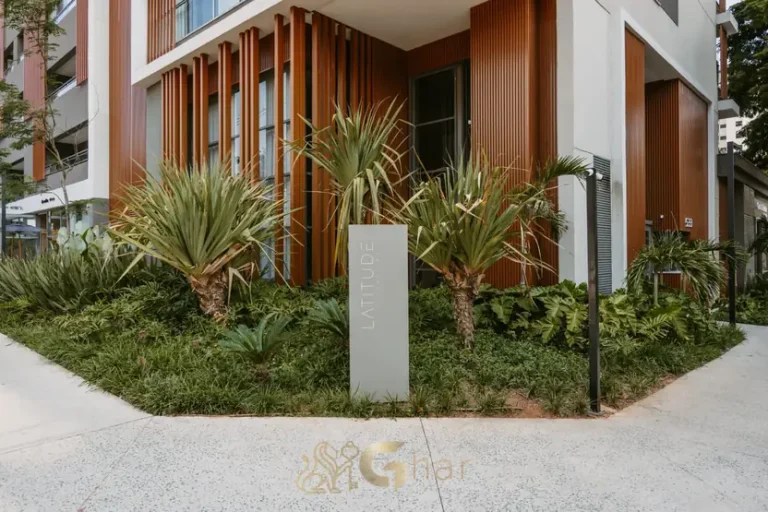Portaria principal do condomínio Latitude Campo Belo Residencial no bairro de Campo Belo, São Paulo