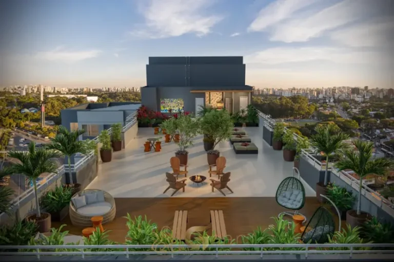 Rooftop com áreas de convivência e vista panorâmica em condomínio residencial no Brooklin, na Zona Sul de São Paulo
