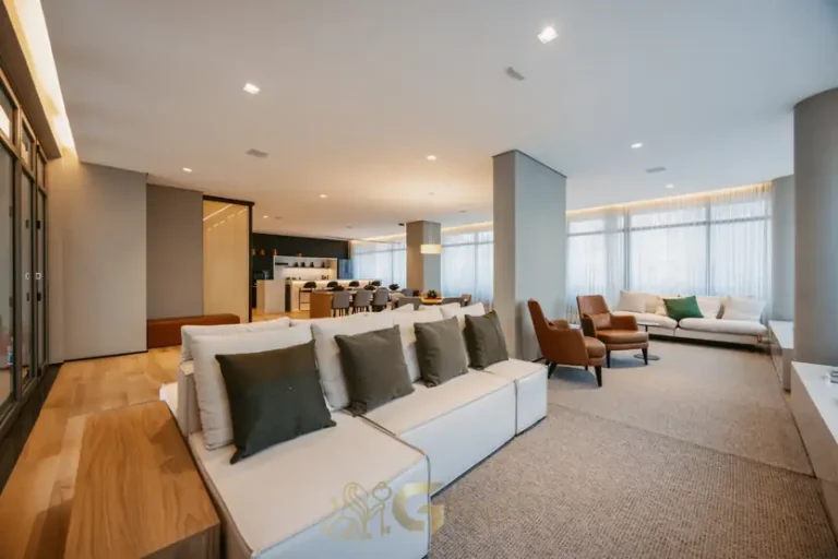 Salão de festas integrado ao espaço gourmet do condomínio Latitude Campo Belo Residencial no bairro de Campo Belo, São Paulo