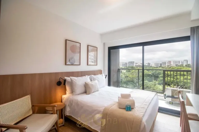 Varanda do studio decorado em condomínio residencial no Brooklin Zona Sul de São Paulo