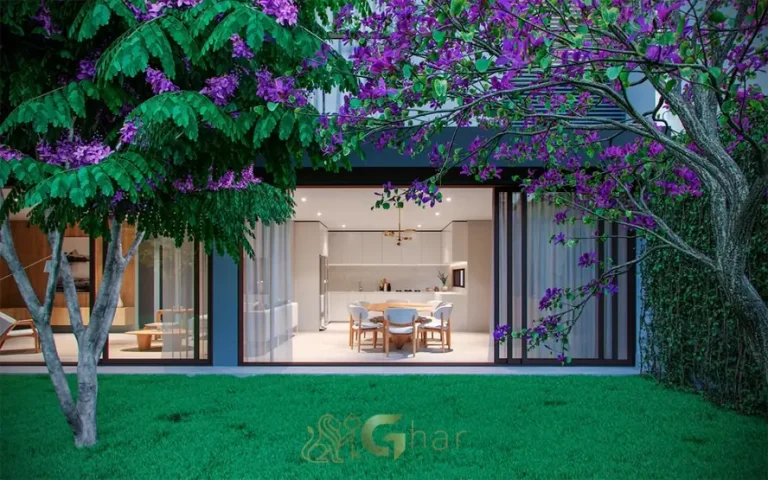 Jardim externo com outra perspectiva da casa decorada em condomínio residencial no Campo Belo, Zona Sul de São Paulo