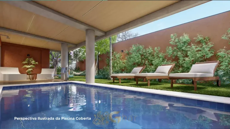 Piscina coberta para lazer dos moradores em condomínio residencial no bairro do Ibirapuera, na Zona Sul de São Paulo