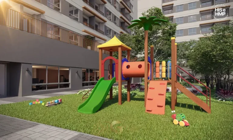 Playground infantil ao ar livre em condomínio residencial no bairro da Vila Mariana, na Zona Sul de São Paulo